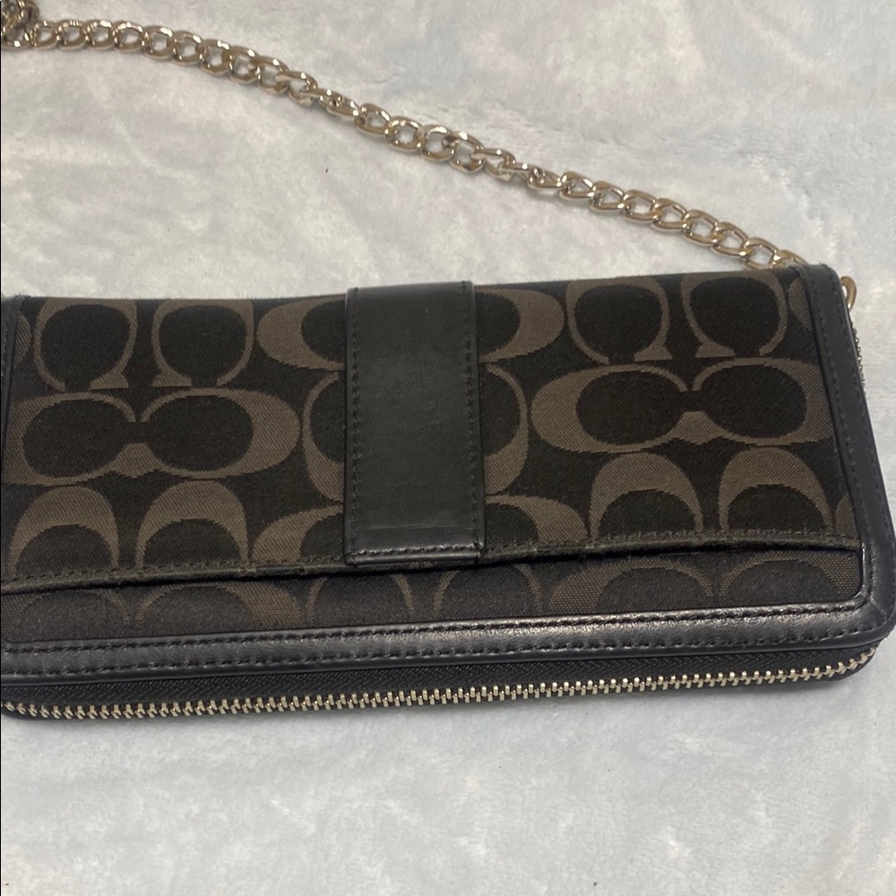 Coach Black Wallet with Distinctive Pattern and converter chain - Picture 12 of 13